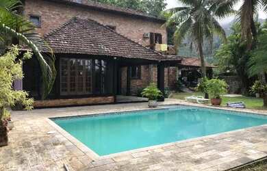 Imagem: A casa em condomínio possui 3 Dormitórios, 5 Banheiros, 4