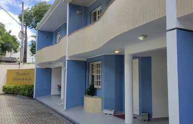 Imagem: A casa possui 3 Dormitórios, 3 Banheiros, 2 Vagas na garagem