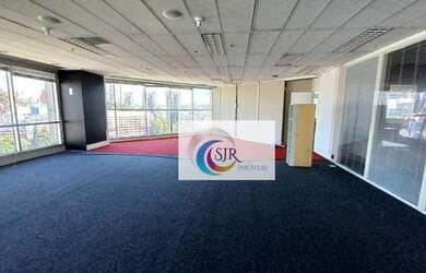 Imagem: O depósito possui 5 Vagas na garagem, 606m² de Área e está