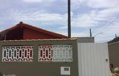 Imagem: A casa possui 2 Dormitórios, 1 Banheiro, 1 Vaga na garagem