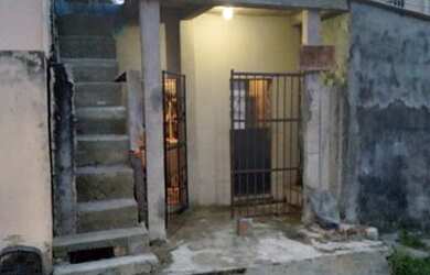 Imagem: A casa possui 1 Dormitório, 1 Banheiro, 1 Vaga na garagem