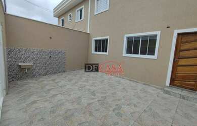 Imagem: A casa possui 2 Dormitórios, 1 Banheiro, 2 Vagas na garagem