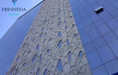 Imagem: O depósito possui 5 Vagas na garagem e 316m² de Área e está