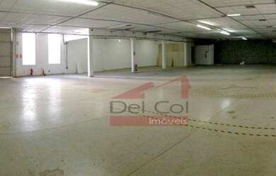 Imagem: O depósito possui 700m² de Área e está localizado em Cruzeiro