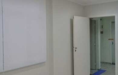 Imagem: O depósito possui 1 Vaga na garagem e 53m² de Área e está