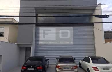 Imagem: O depósito possui 4 Vagas na garagem, 300m² de Área e está