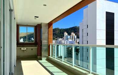 Imagem: O apartamento possui 4 Dormitórios, 4 Banheiros, 5 Vagas na