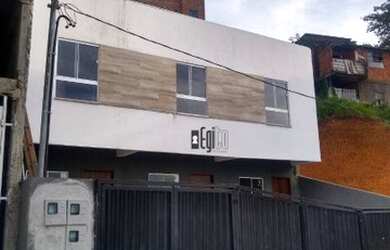 Imagem: A casa possui 2 Dormitórios, 1 Banheiro, 1 Vaga na garagem