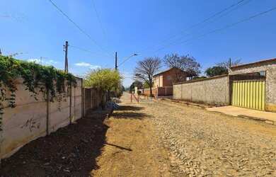 Imagem: O terreno possui 360m² de Área e está localizado em Mateus