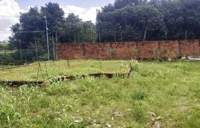 Imagem: O terreno possui 443m² de Área e está localizado em Parque