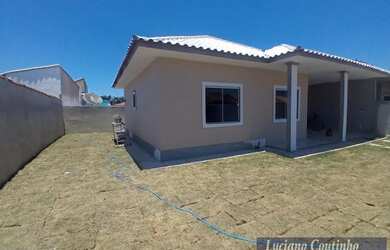 Imagem: A casa possui 2 Dormitórios, 2 Banheiros, 1 Vaga na garagem