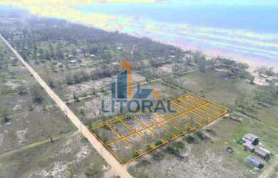 Imagem: O terreno possui 300m² de Área e está localizado em Balneário