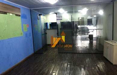 Imagem: O depósito possui 2 Vagas na garagem, 150m² de Área e está