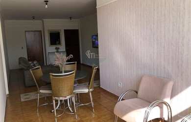 Imagem: O apartamento possui 3 Dormitórios, 1 Banheiro, 2 Vagas na