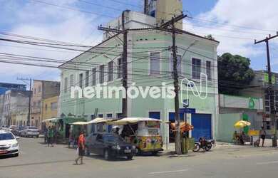 Imagem: O depósito possui 2 Vagas na garagem, 360m² de Área e está