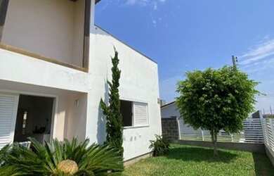 Imagem 2: Linda casa no Rincão de esquina