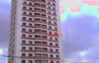 Imagem: O apartamento possui 3 Dormitórios, 1 Banheiro, 1 Vaga na garagem