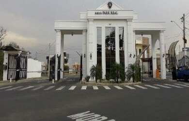 Imagem: A casa em condomínio possui 3 Dormitórios, 2 Banheiros, 1