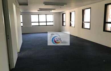 Imagem: O depósito possui 2 Vagas na garagem, 102m² de Área e está