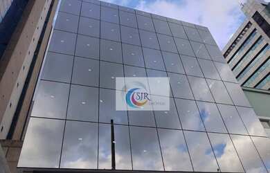 Imagem: O depósito possui 5 Vagas na garagem e 808m² de Área e está