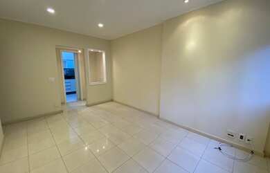 Imagem 3: Apartamento de 2 quartos a venda na Lagoa, vista livre, andar alto