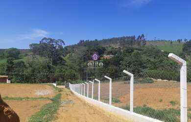 Imagem: O terreno possui 2785m² de Área e está localizado em Chácara