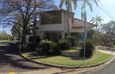 Imagem: A casa em condomínio possui 3 Dormitórios, 5 Banheiros, 5