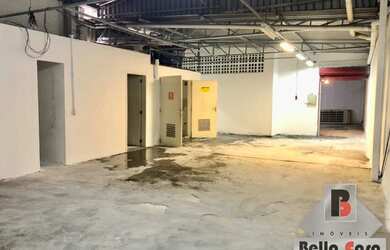 Imagem: O depósito possui 1 Vaga na garagem, 508m² de Área e está