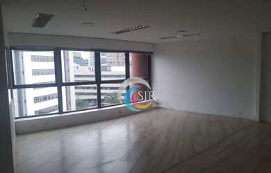 Imagem: O depósito possui 2 Vagas na garagem e 90m² de Área e está