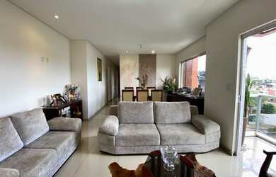 Imagem: O apartamento possui 3 Dormitórios, 2 Banheiros, 2 Vagas na