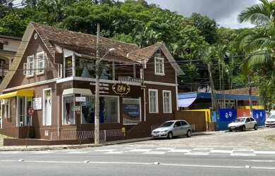 Imagem: A casa possui 1 Dormitório, 2 Banheiros, 2.587m² de Área