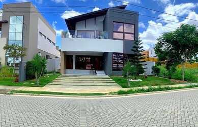 Imagem: A casa em condomínio possui 5 Dormitórios, 4 Banheiros, 4