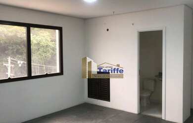 Imagem: O depósito possui 1 Vaga na garagem, 33m² de Área e está