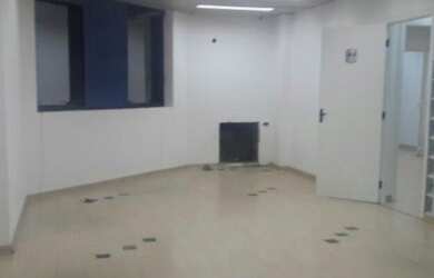 Imagem: O depósito possui 1 Vaga na garagem, 42m² de Área e está