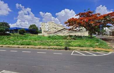 Imagem: O terreno possui 600m² de Área e está localizado em Santa