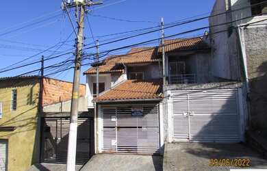 Imagem: A casa possui 3 Dormitórios, 2 Banheiros, 1 Vaga na garagem