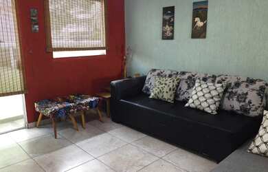 Imagem: A casa à venda possui 3 Dormitórios, 3 Banheiros, 2 Vagas