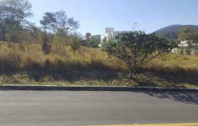 Imagem: O terreno possui 360m² de Área e está localizado em Ponte