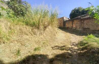 Imagem: O terreno possui 300m² de Área e está localizado em Glória