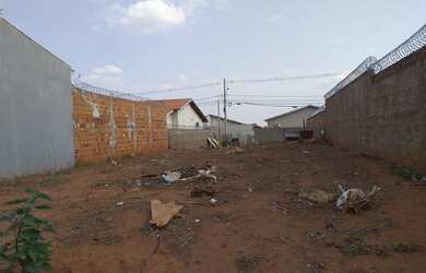 Imagem 2: Lote/Terreno para venda tem 200 metros quadrados
