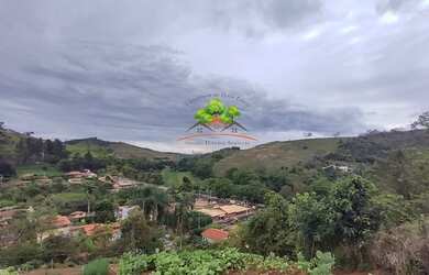 Imagem: O terreno possui 1300m² de Área, Varanda e está localizado