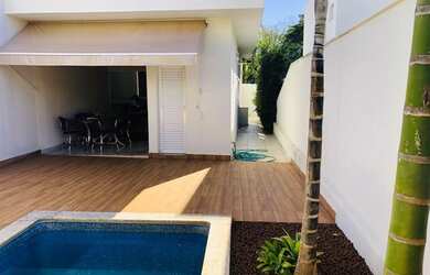 Imagem 5: Casa de condomínio para venda com 300 metros quadrados com 4 suites Alto padrão