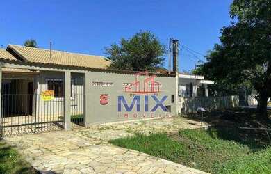 Imagem: A casa possui 2 Dormitórios, 1 Banheiro, 4 Vagas na garagem