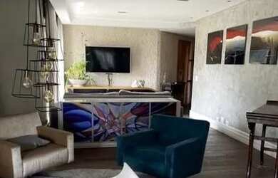 Imagem: O apartamento possui 4 Dormitórios, 2 Banheiros, 4 Vagas na