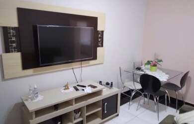 Imagem: O apartamento possui 2 Dormitórios, 1 Banheiro, 1 Vaga na garagem