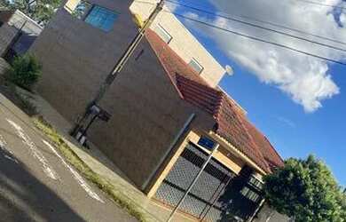 Imagem: A casa possui 4 Dormitórios, 3 Banheiros, 3 Vagas na garagem