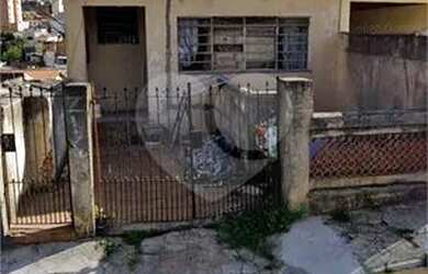 Imagem: A casa possui 5 Dormitórios, 3 Banheiros, 1 Vaga na garagem