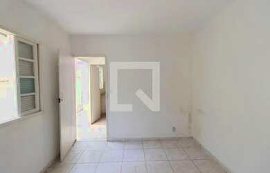 Imagem: A casa possui 1 Dormitório, 1 Banheiro, 20m² de Área e está