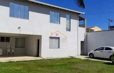 Imagem: A casa possui 3 Dormitórios, 3 Banheiros, 5 Vagas na garagem