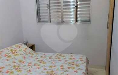 Imagem: A casa possui 3 Dormitórios, 1 Banheiro, 3 Vagas na garagem